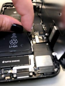 iPhone 8 Battery Replacement—How To 